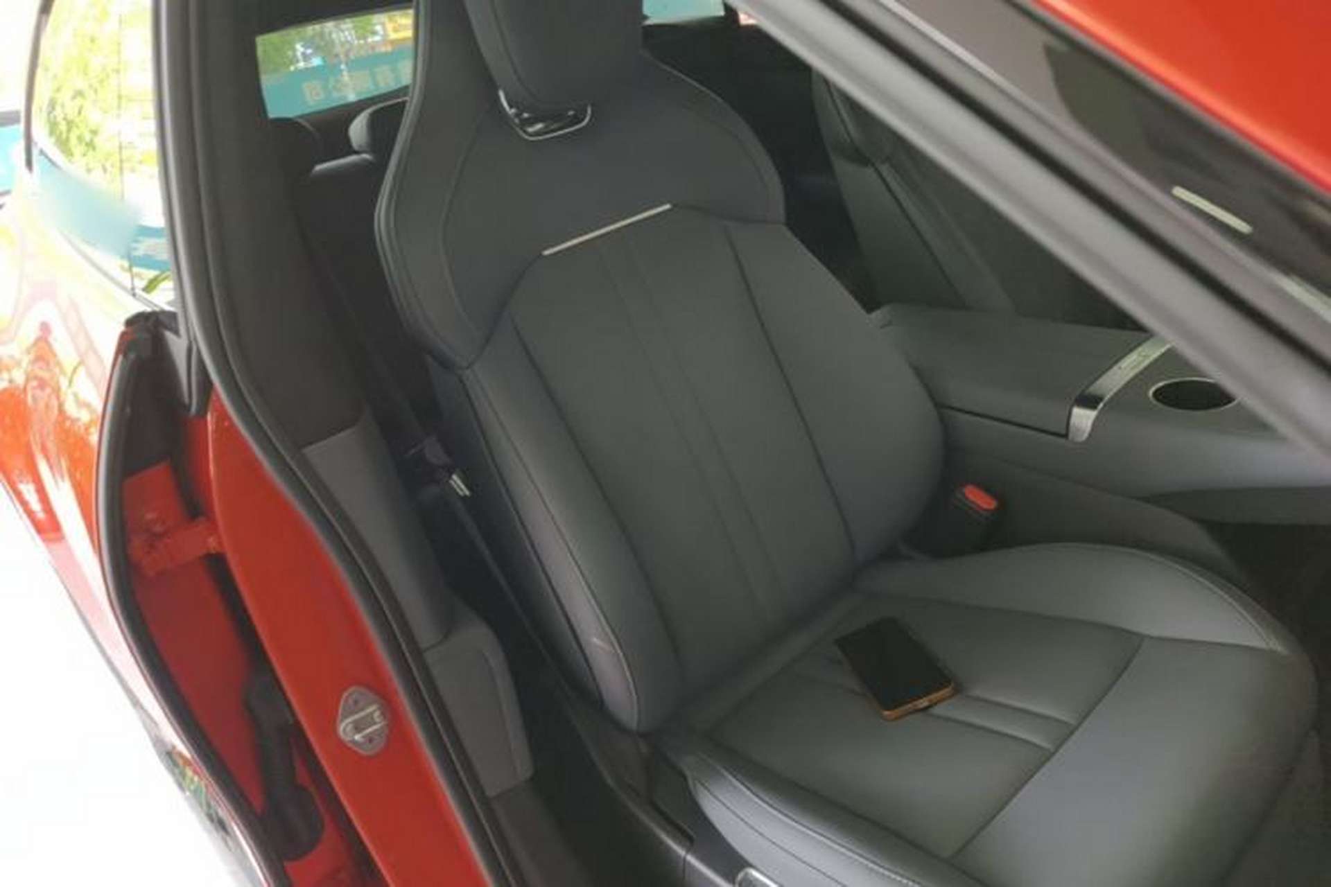 Used Xiaomi Auto YU7 2025 Ultra-Long Range High-Performance All-Wheel-Drive Max Edition Right Front Seat