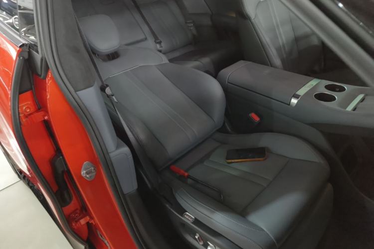 Used Xiaomi Auto YU7 2025 Ultra-Long Range High-Performance All-Wheel-Drive Max Edition Right Front Seat