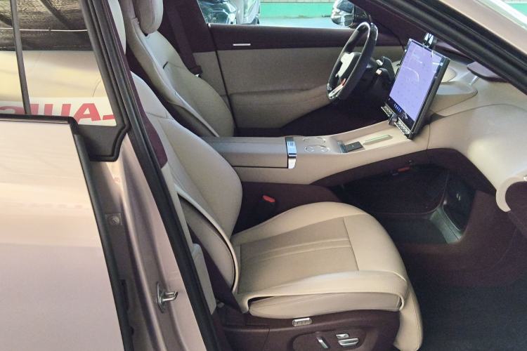 Used Xiaomi Auto YU7 2025 Ultra-Long Range High-Performance All-Wheel-Drive Max Edition Right Front Seat