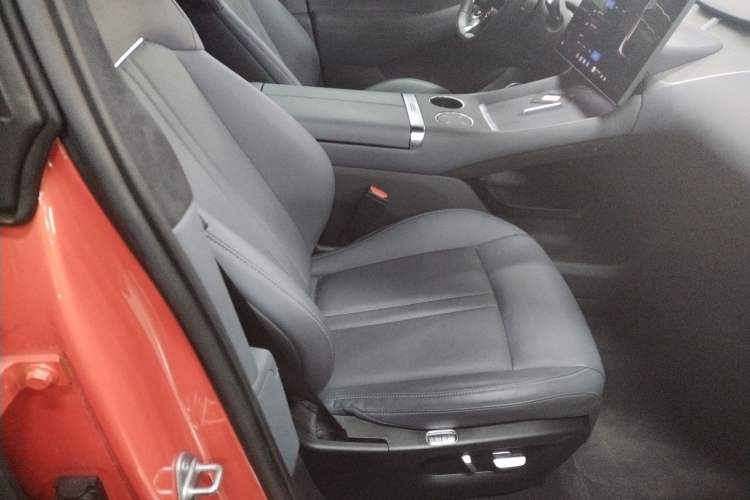 Used Xiaomi Auto YU7 2025 Ultra-Long Range High-Performance All-Wheel-Drive Max Edition Right Front Seat