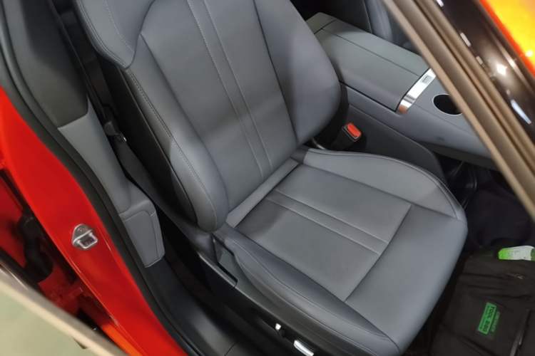 Used Xiaomi Auto YU7 2025 Ultra-Long Range Rear-Wheel Drive Version Right Front Seat