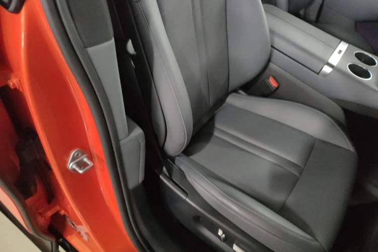 Used Xiaomi Auto YU7 2025 Ultra-Long Range Rear-Wheel Drive Version Right Front Seat