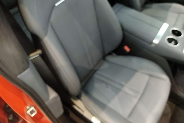 Used Xiaomi Auto YU7 2025 Ultra-Long Range High-Performance All-Wheel-Drive Max Edition Right Front Seat