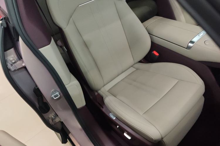 Used Xiaomi Auto YU7 2025 Ultra-Long Range All-Wheel Drive Pro Version Right Front Seat