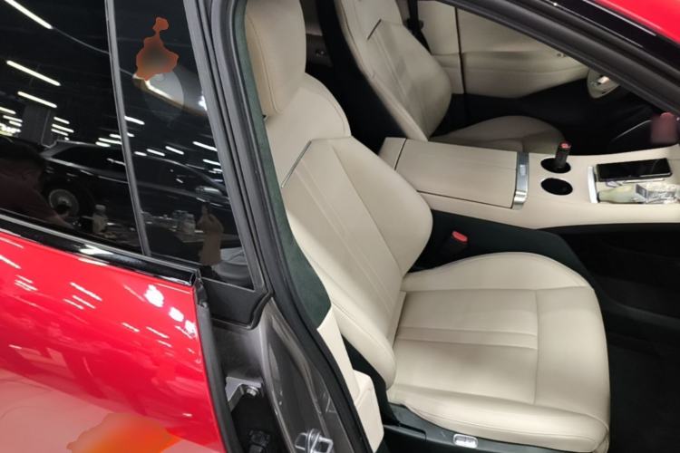 Used Xiaomi Auto YU7 2025 Ultra-Long Range High-Performance All-Wheel-Drive Max Edition Right Front Seat