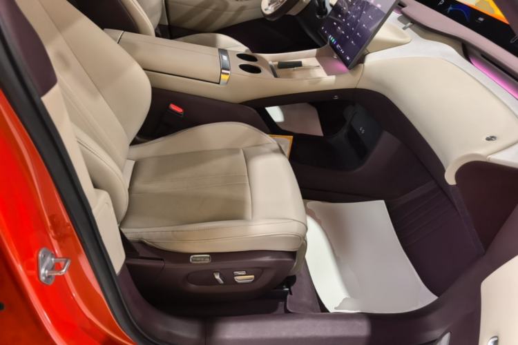 Used Xiaomi Auto YU7 2025 Ultra-Long Range Rear-Wheel Drive Version Right Front Seat