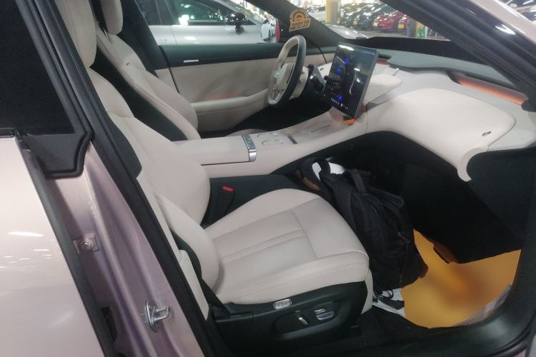 Used Xiaomi Auto YU7 2025 Ultra-Long Range Rear-Wheel Drive Version Right Front Seat