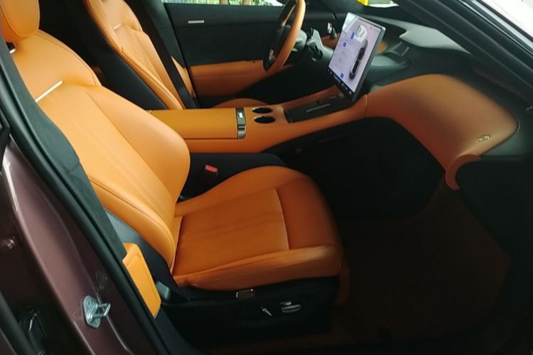 Used Xiaomi Auto YU7 2025 Ultra-Long Range High-Performance All-Wheel-Drive Max Edition Right Front Seat