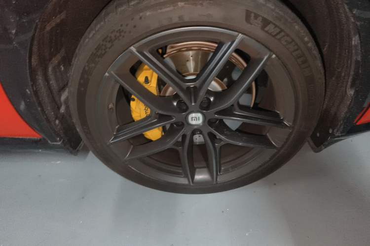 Used Xiaomi Auto YU7 2025 Ultra-Long Range High-Performance All-Wheel-Drive Max Edition Right Front Wheel Hub