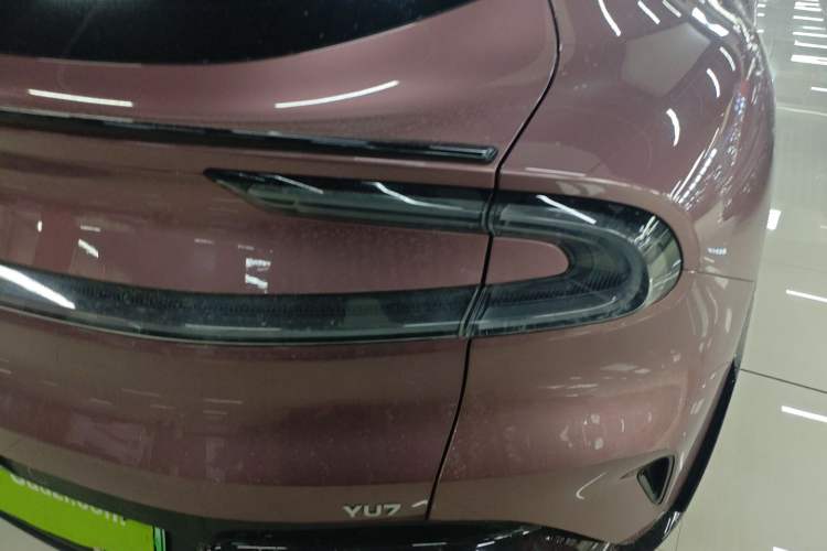 Used Xiaomi Auto YU7 2025 Ultra-Long Range All-Wheel Drive Pro Version Right Rear Taillight