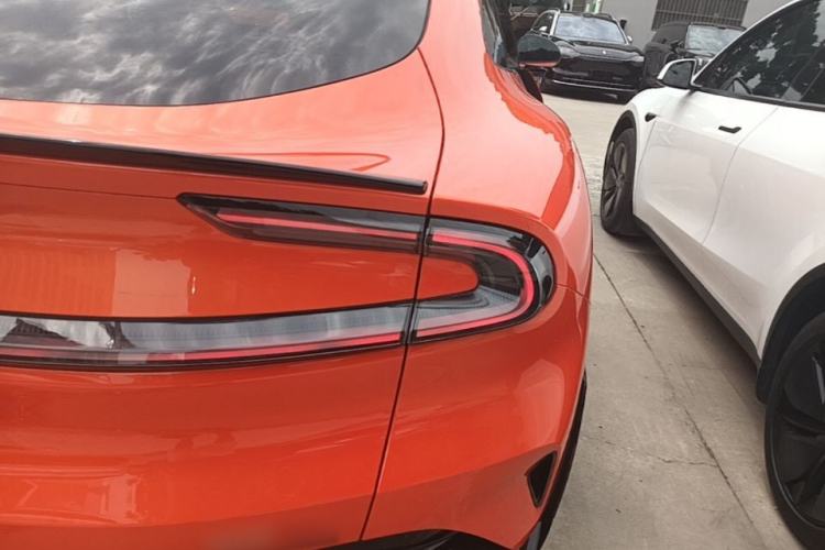Used Xiaomi Auto YU7 2025 Ultra-Long Range High-Performance All-Wheel-Drive Max Edition Right Rear Taillight