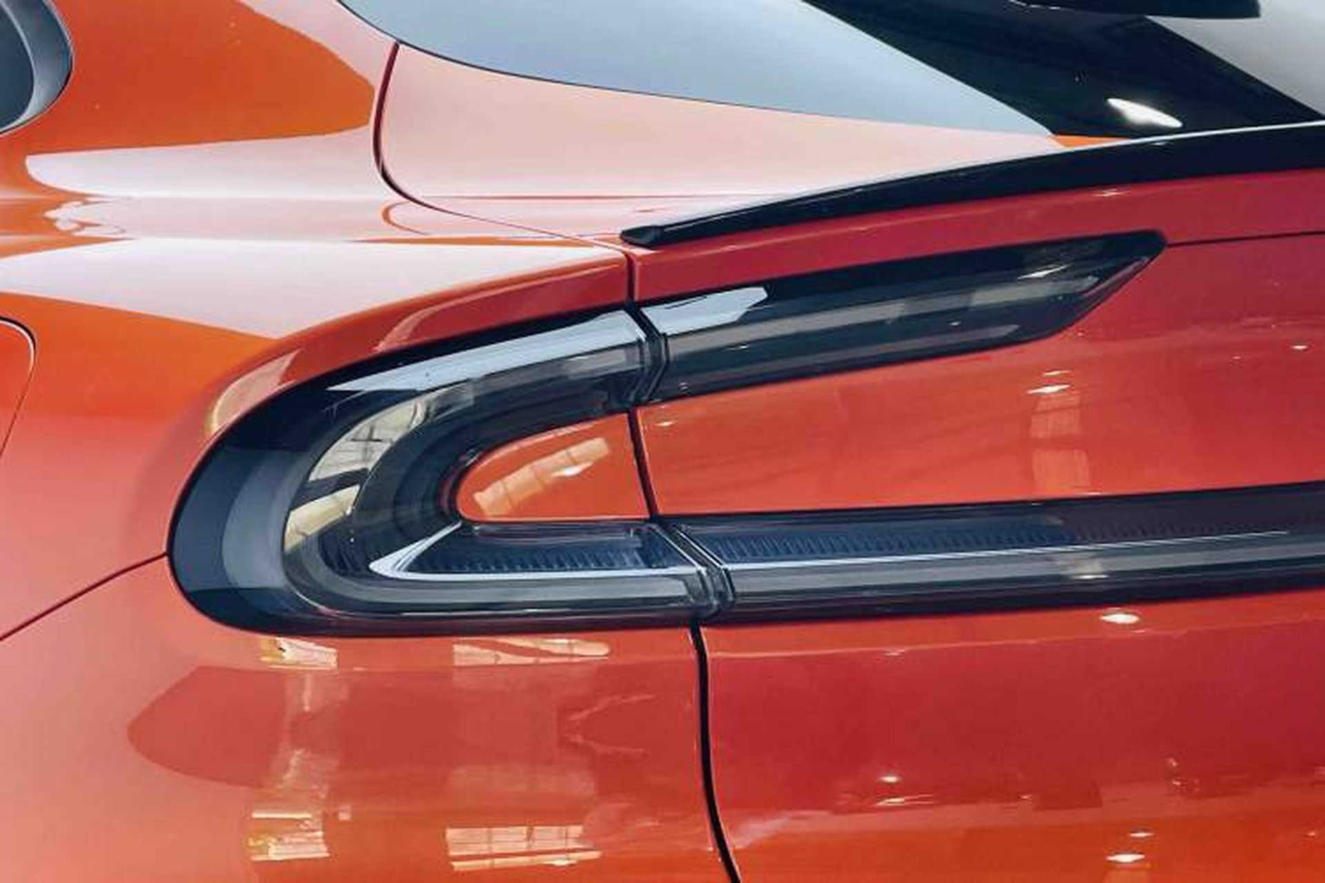 Used Xiaomi Auto YU7 2025 Ultra-Long Range High-Performance All-Wheel-Drive Max Edition Right Rear Taillight