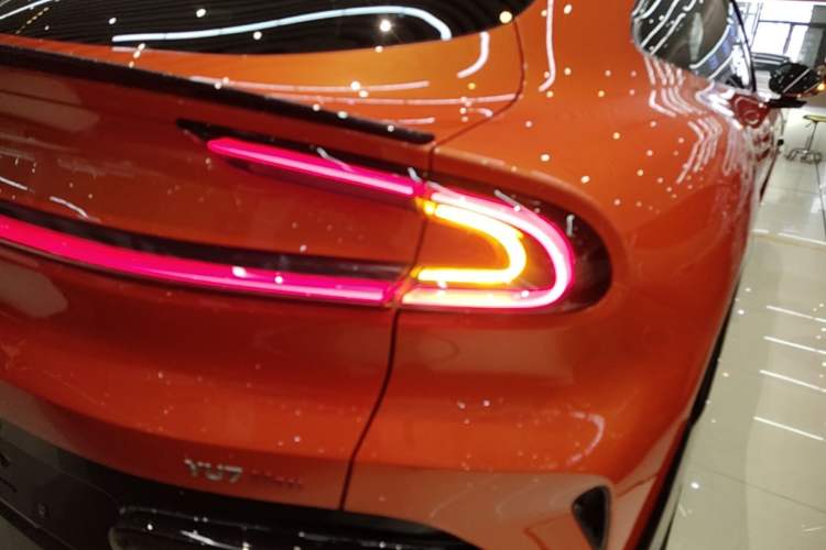 Used Xiaomi Auto YU7 2025 Ultra-Long Range High-Performance All-Wheel-Drive Max Edition Right Rear Taillight