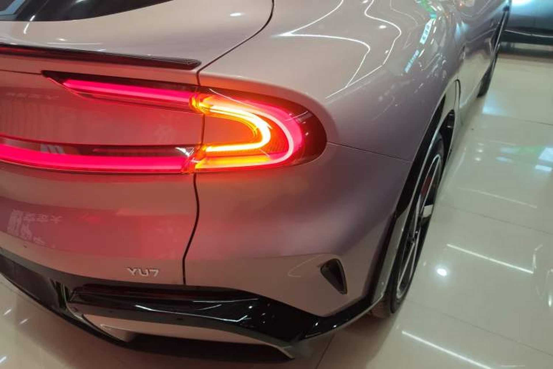 Used Xiaomi Auto YU7 2025 Ultra-Long Range All-Wheel Drive Pro Version Right Rear Taillight