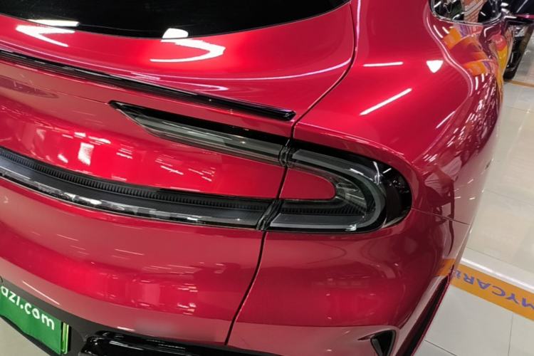 Used Xiaomi Auto YU7 2025 Ultra-Long Range High-Performance All-Wheel-Drive Max Edition Right Rear Taillight