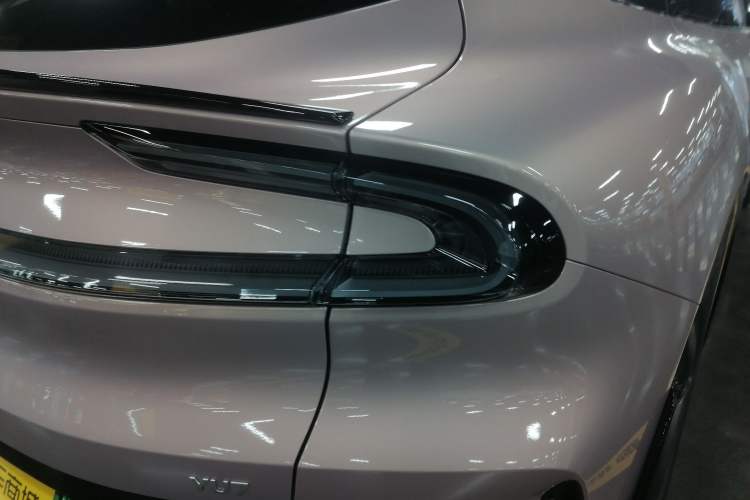 Used Xiaomi Auto YU7 2025 Ultra-Long Range Rear-Wheel Drive Version Right Rear Taillight