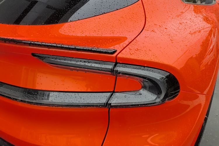 Used Xiaomi Auto YU7 2025 Ultra-Long Range High-Performance All-Wheel-Drive Max Edition Right Rear Taillight