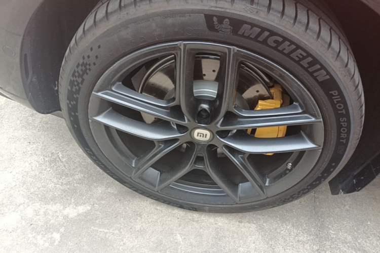 Used Xiaomi Auto YU7 2025 Ultra-Long Range High-Performance All-Wheel-Drive Max Edition Right Rear Wheel Hub