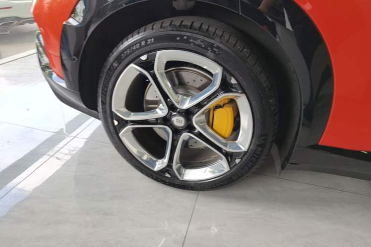 Used Xiaomi Auto YU7 2025 Ultra-Long Range High-Performance All-Wheel-Drive Max Edition Right Rear Wheel Hub