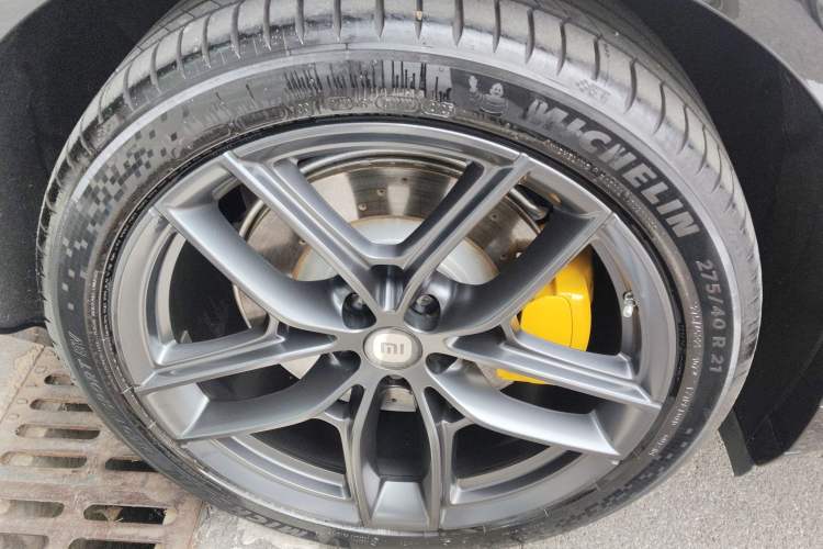Used Xiaomi Auto YU7 2025 Ultra-Long Range High-Performance All-Wheel-Drive Max Edition Right Rear Wheel Hub
