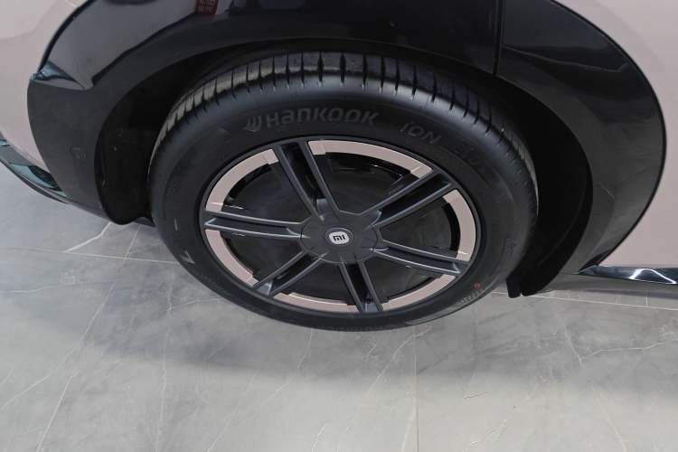 Used Xiaomi Auto YU7 2025 Ultra-Long Range All-Wheel Drive Pro Version Right Rear Wheel Hub