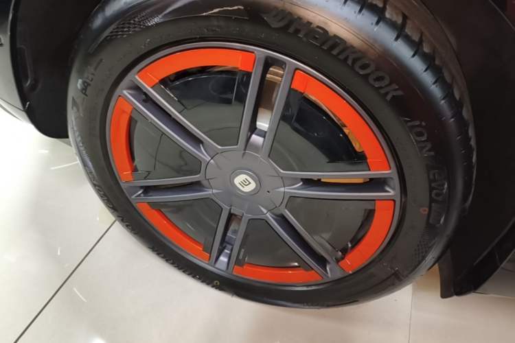 Used Xiaomi Auto YU7 2025 Ultra-Long Range Rear-Wheel Drive Version Right Rear Wheel Hub