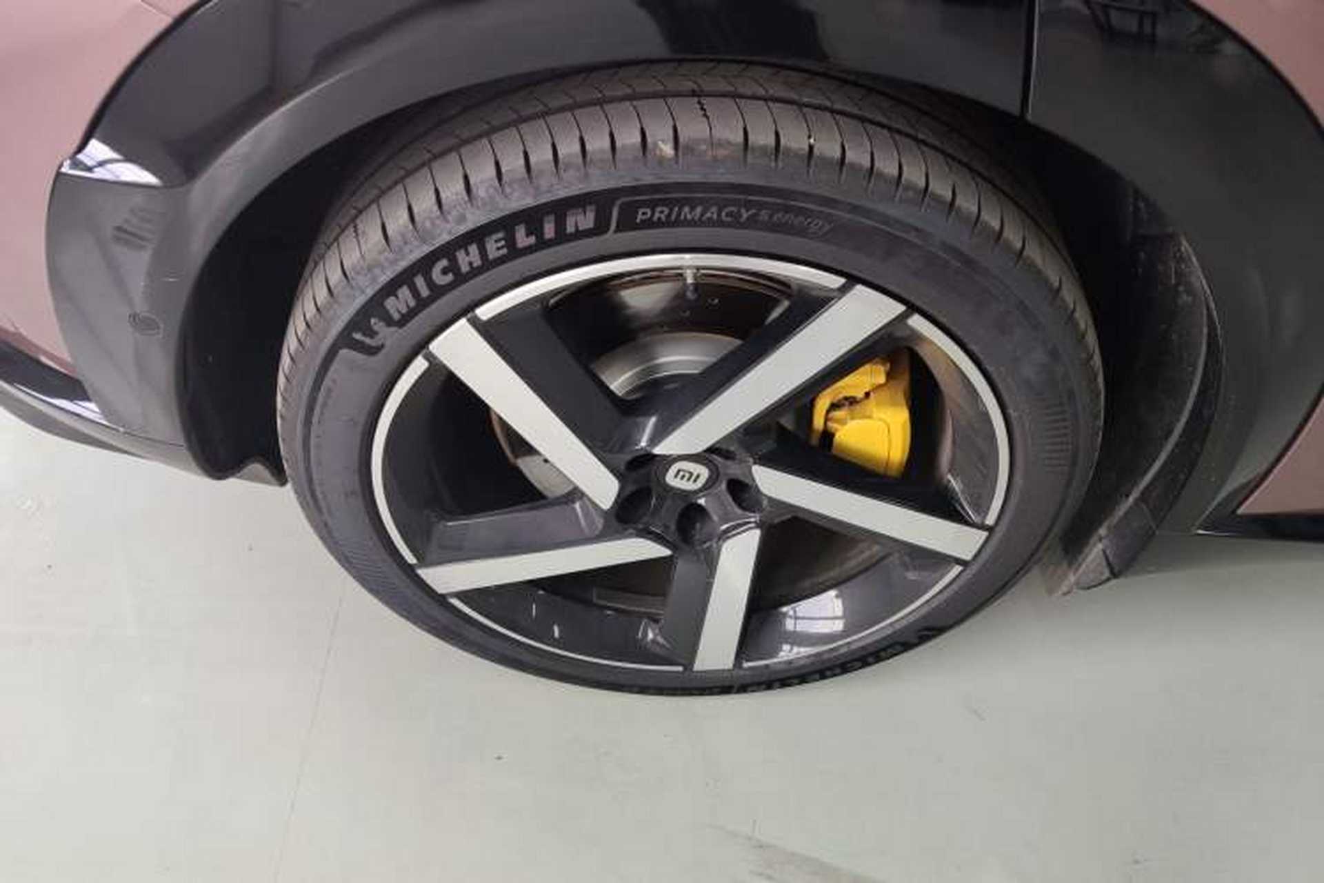 Used Xiaomi Auto YU7 2025 Ultra-Long Range High-Performance All-Wheel-Drive Max Edition Right Rear Wheel Hub