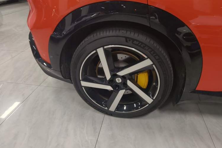 Used Xiaomi Auto YU7 2025 Ultra-Long Range High-Performance All-Wheel-Drive Max Edition Right Rear Wheel Hub
