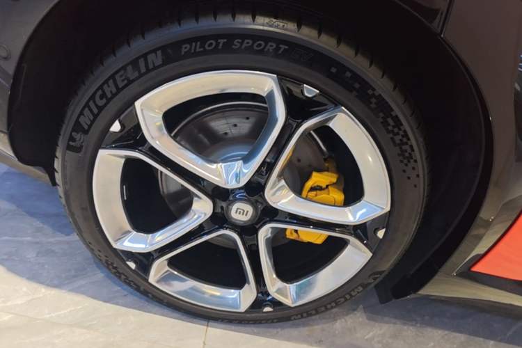 Used Xiaomi Auto YU7 2025 Ultra-Long Range High-Performance All-Wheel-Drive Max Edition Right Rear Wheel Hub