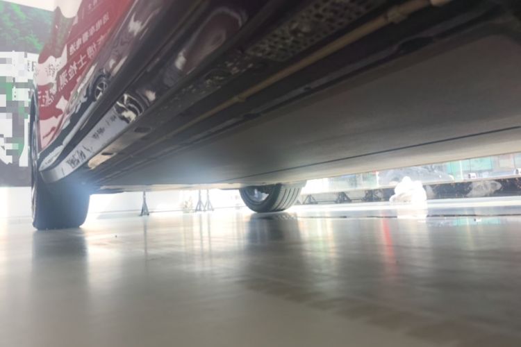 Used Xiaomi Auto YU7 2025 Ultra-Long Range All-Wheel Drive Pro Version Right Side Sill