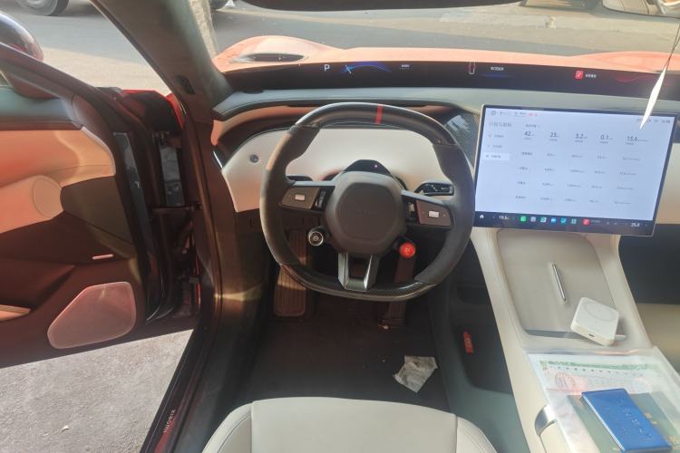 Used Xiaomi Auto YU7 2025 Ultra-Long Range High-Performance All-Wheel-Drive Max Edition Steering Wheel