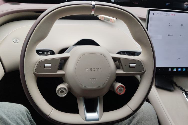 Used Xiaomi Auto YU7 2025 Ultra-Long Range High-Performance All-Wheel-Drive Max Edition Steering Wheel