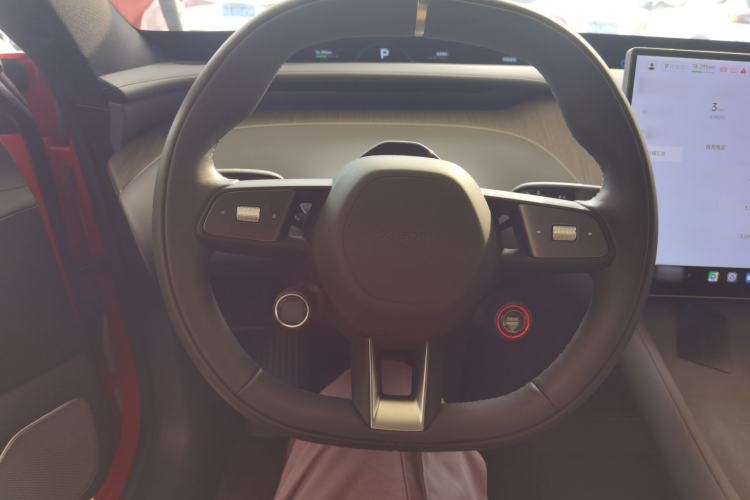 Used Xiaomi Auto YU7 2025 Ultra-Long Range Rear-Wheel Drive Version Steering Wheel