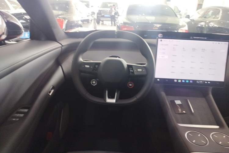 Used Xiaomi Auto YU7 2025 Ultra-Long Range High-Performance All-Wheel-Drive Max Edition Steering Wheel