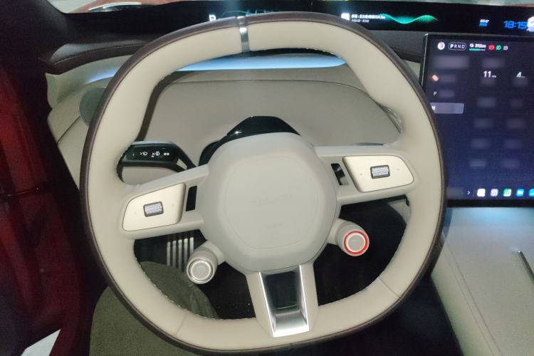 Used Xiaomi Auto YU7 2025 Ultra-Long Range Rear-Wheel Drive Version Steering Wheel