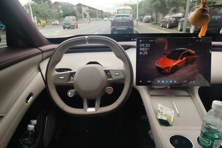 Used Xiaomi Auto YU7 2025 Ultra-Long Range Rear-Wheel Drive Version Steering Wheel
