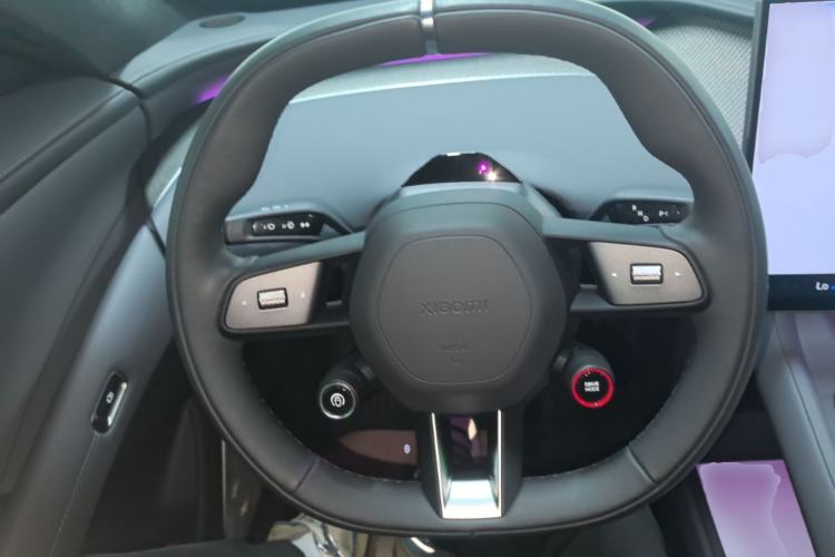 Used Xiaomi Auto YU7 2025 Ultra-Long Range High-Performance All-Wheel-Drive Max Edition Steering Wheel