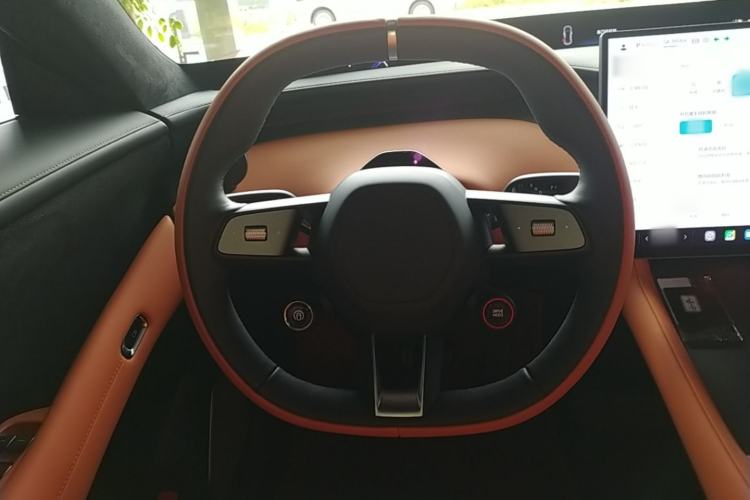 Used Xiaomi Auto YU7 2025 Ultra-Long Range High-Performance All-Wheel-Drive Max Edition Steering Wheel