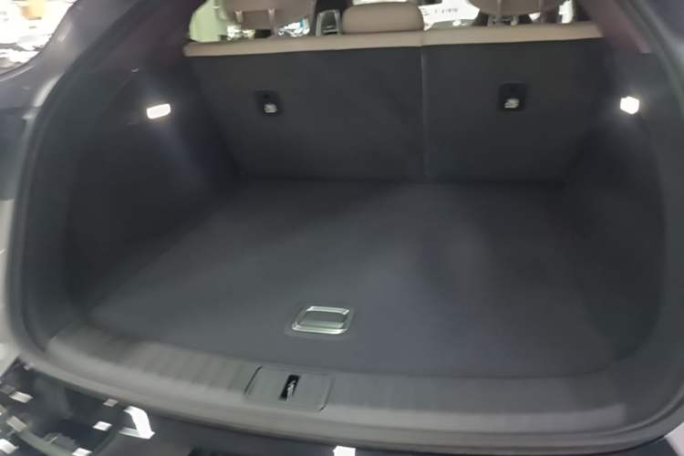 Used Xiaomi Auto YU7 2025 Ultra-Long Range All-Wheel Drive Pro Version Trunk