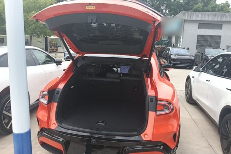 Used Xiaomi Auto YU7 2025 Ultra-Long Range High-Performance All-Wheel-Drive Max Edition Trunk