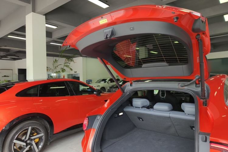Used Xiaomi Auto YU7 2025 Ultra-Long Range High-Performance All-Wheel-Drive Max Edition Trunk