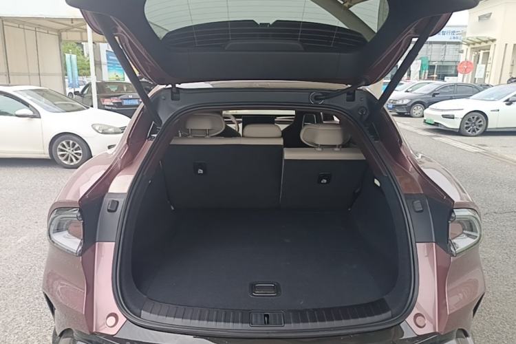 Used Xiaomi Auto YU7 2025 Ultra-Long Range High-Performance All-Wheel-Drive Max Edition Trunk