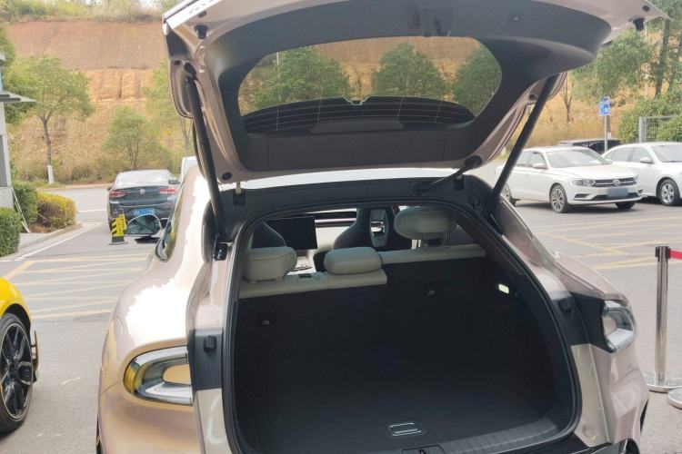 Used Xiaomi Auto YU7 2025 Ultra-Long Range High-Performance All-Wheel-Drive Max Edition Trunk