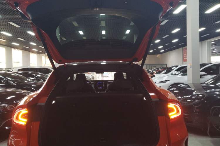 Used Xiaomi Auto YU7 2025 Ultra-Long Range High-Performance All-Wheel-Drive Max Edition Trunk