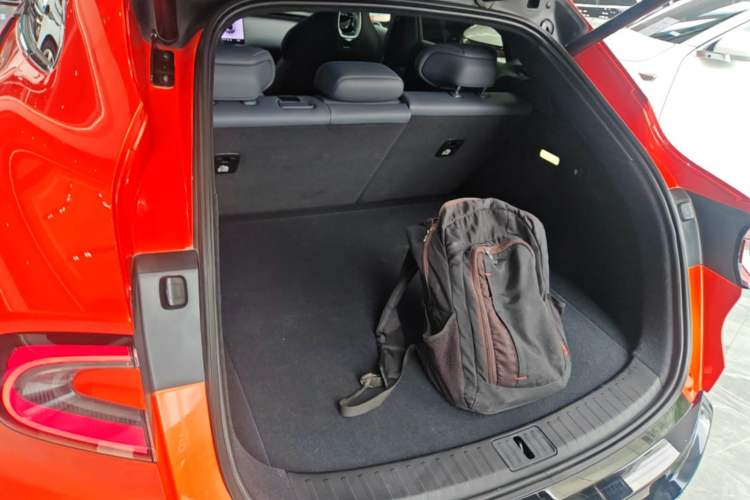 Used Xiaomi Auto YU7 2025 Ultra-Long Range High-Performance All-Wheel-Drive Max Edition Trunk