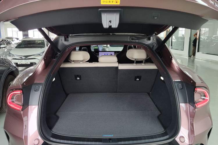 Used Xiaomi Auto YU7 2025 Ultra-Long Range High-Performance All-Wheel-Drive Max Edition Trunk
