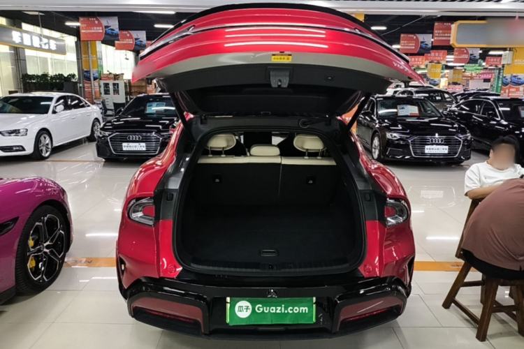 Used Xiaomi Auto YU7 2025 Ultra-Long Range High-Performance All-Wheel-Drive Max Edition Trunk