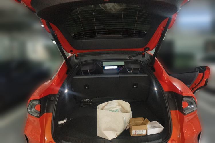 Used Xiaomi Auto YU7 2025 Ultra-Long Range High-Performance All-Wheel-Drive Max Edition Trunk