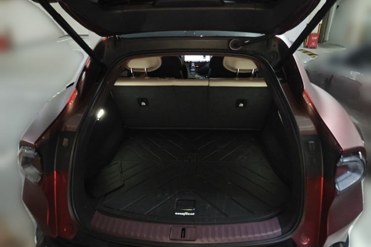 Used Xiaomi Auto YU7 2025 Ultra-Long Range High-Performance All-Wheel-Drive Max Edition Trunk