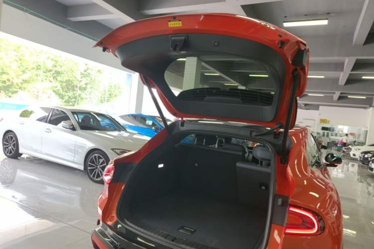 Used Xiaomi Auto YU7 2025 Ultra-Long Range High-Performance All-Wheel-Drive Max Edition Trunk